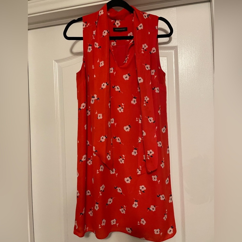 Banana Republic Floral tie dress